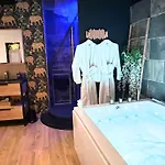 Escale Singuliere - Balneo, Patio Et Confort 4 Etoiles Sète